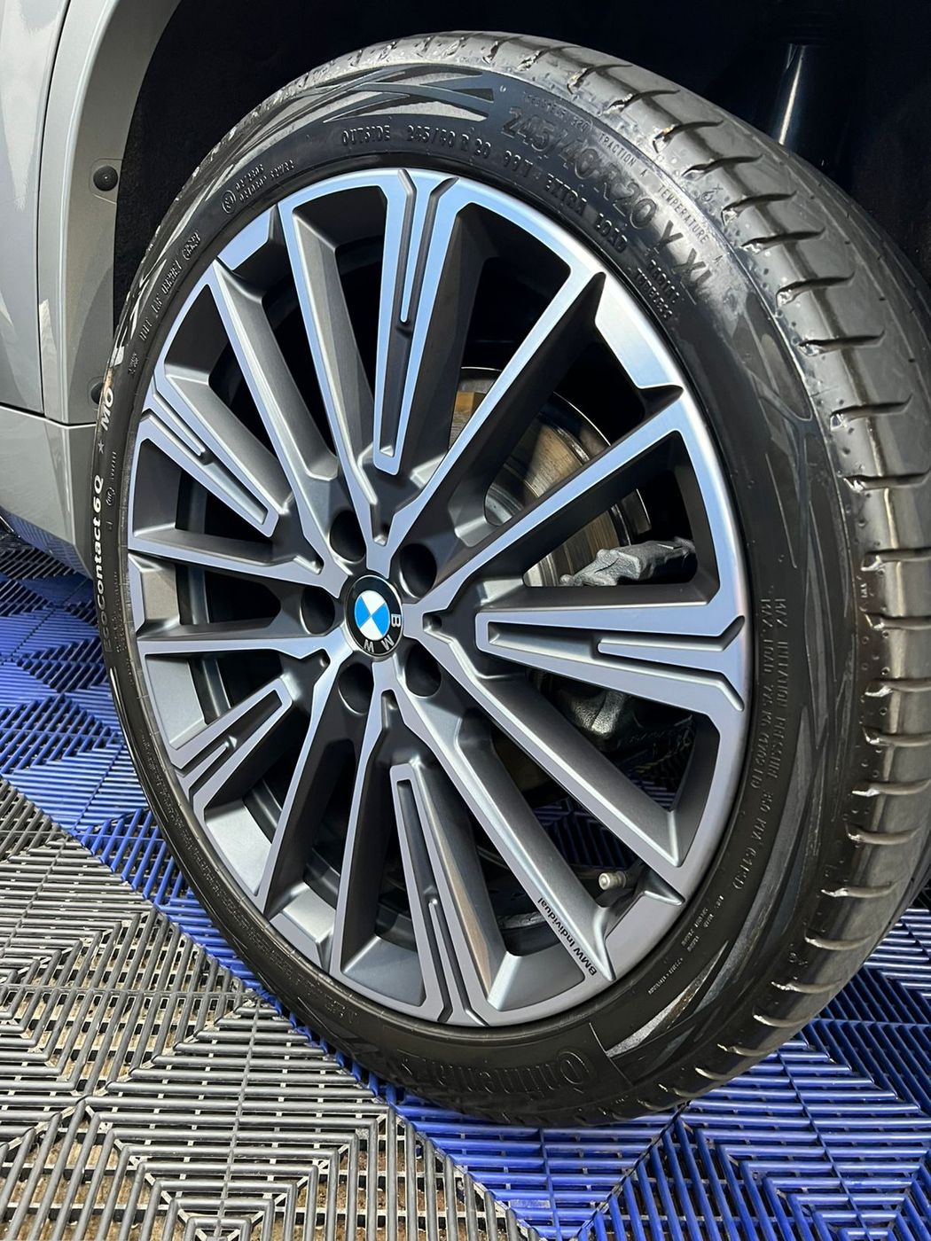Rodas e detalhes